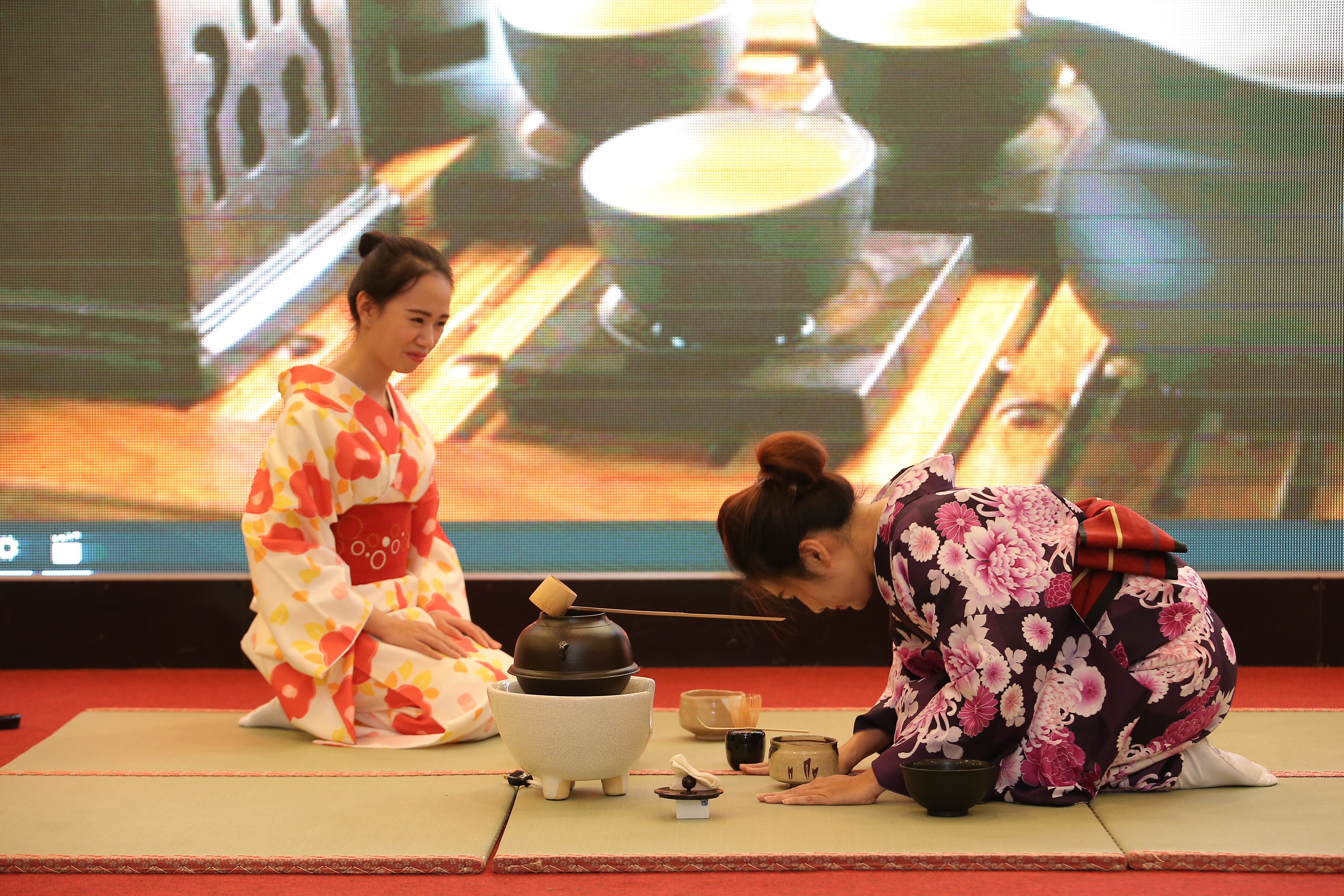 BIỂU DIỄN TRÀ ĐẠO NHẬT BẢN TẠI HỘI NGHỊ KHÁCH HÀNG SLG 2018